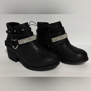 Girls 11M Black Ankle Boot With Zipper & Heart Detail by POP Girls NWT